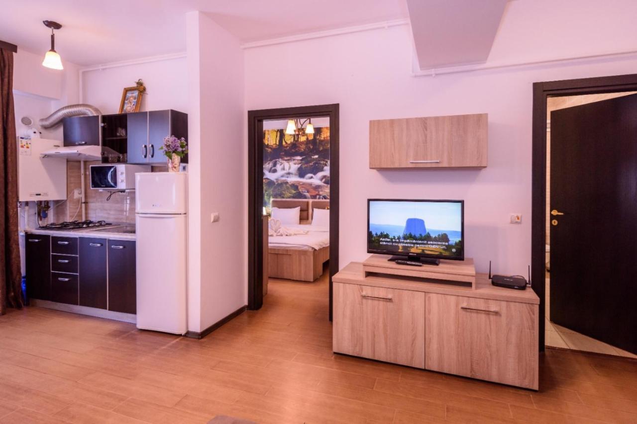 Ferienwohnung Theo Summerland Seaview Mamaia Exterior foto
