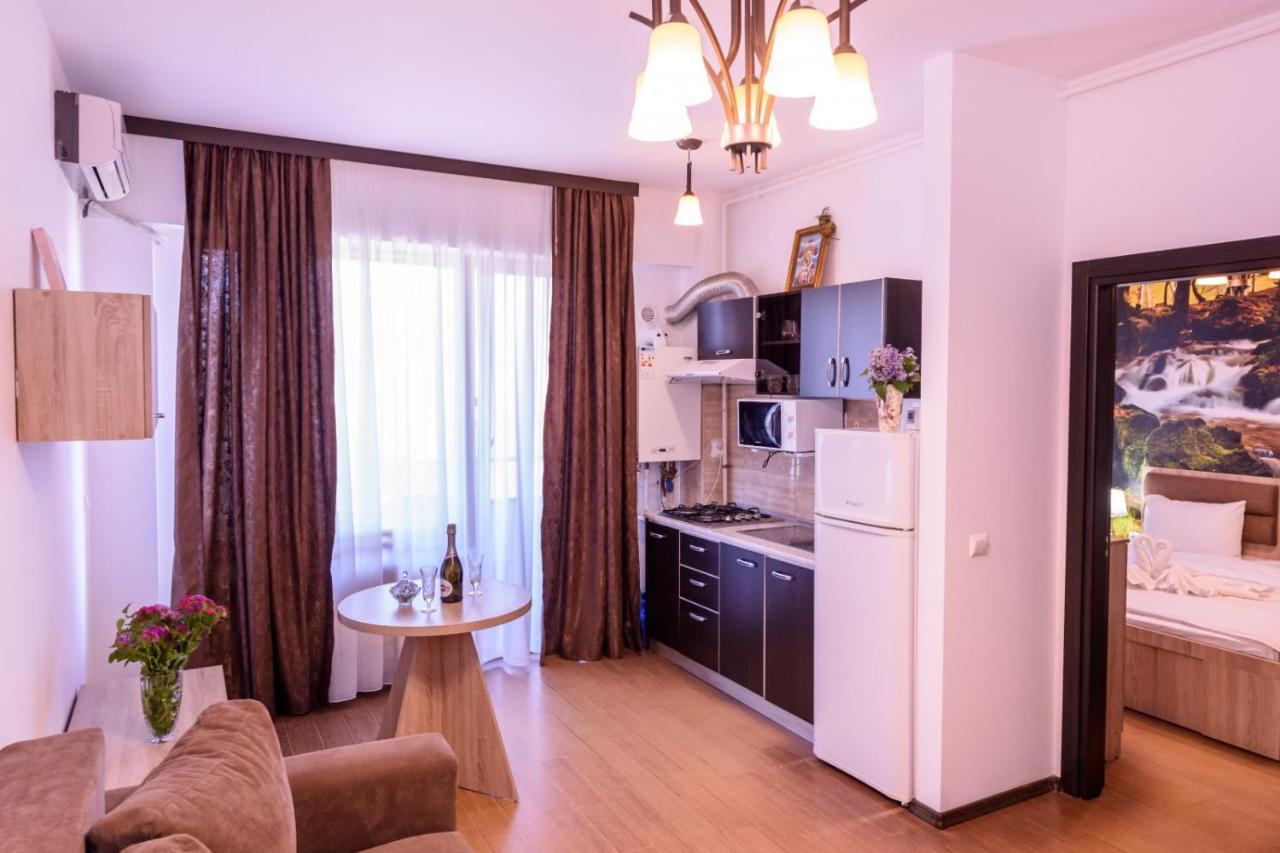 Ferienwohnung Theo Summerland Seaview Mamaia Exterior foto