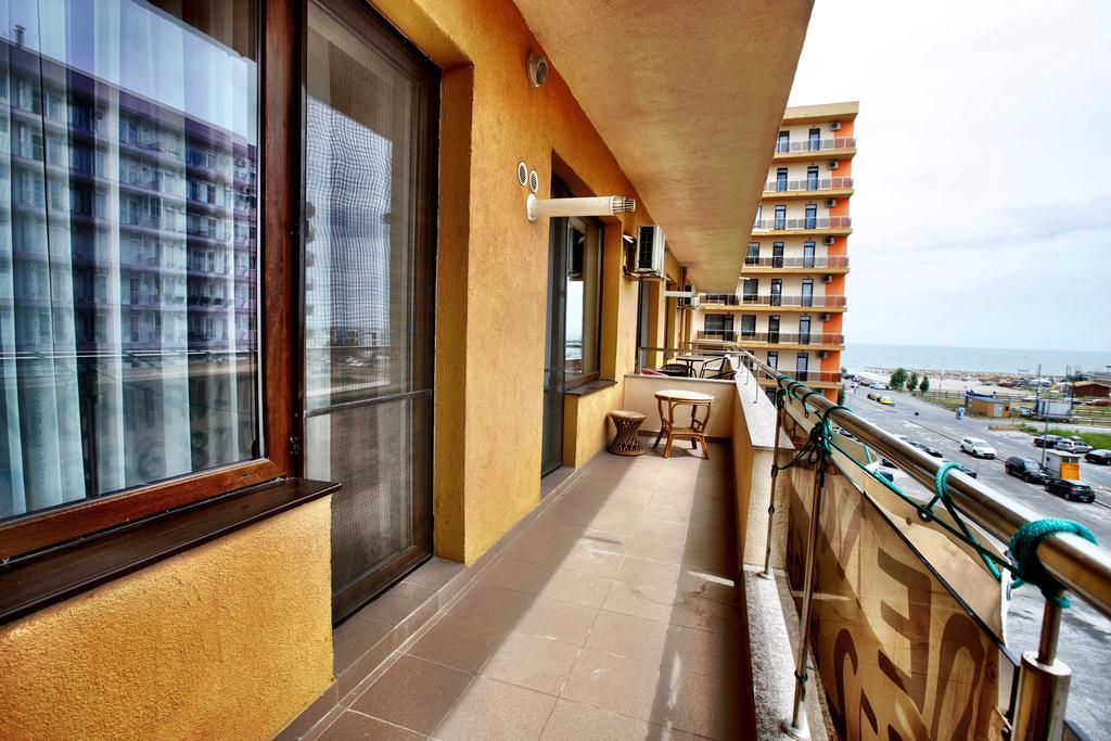 Ferienwohnung Theo Summerland Seaview Mamaia Exterior foto